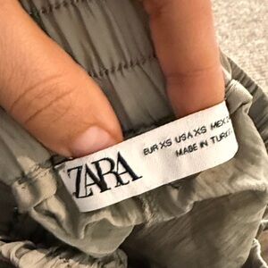 Zara Women's Olive Wide-Leg Jeans